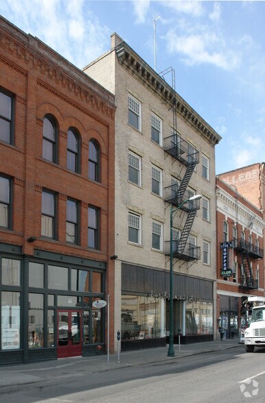 Building Photo - Montvale Lofts