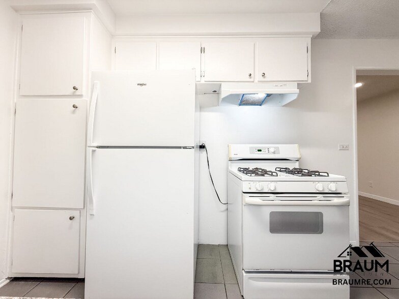 Building Photo - 5131 Buffalo Ave