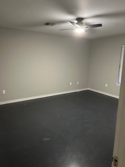 Building Photo - 111391 S 4179 Rd