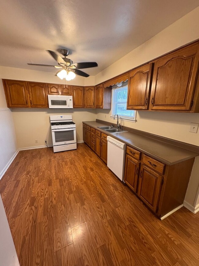 Building Photo - 343 Hayes Ave