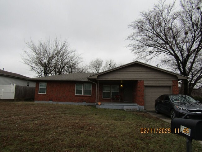 Primary Photo - Move In Special: $200 off on The First Ful...