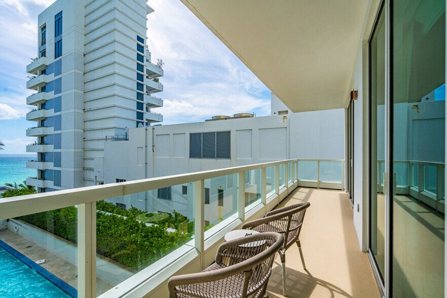 Building Photo - 4391 Collins Ave