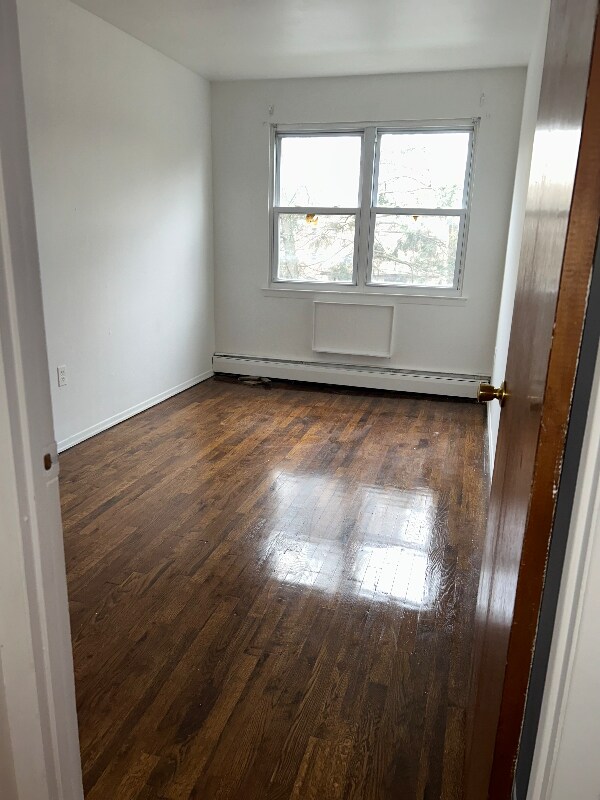 Building Photo - 142-22 Pershing Crescent