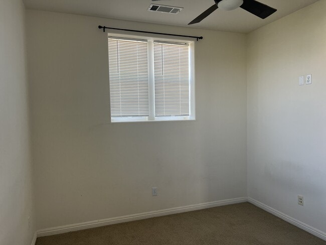 Building Photo - 5210 Village Green Ln