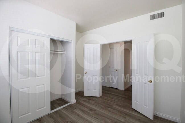 Building Photo - 16013 S Desert Foothills Pkwy