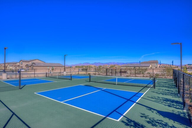 Building Photo - Stunning Home with Pool in La Estancia and...
