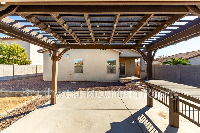 Building Photo - 41540 N Jacaranda Ct