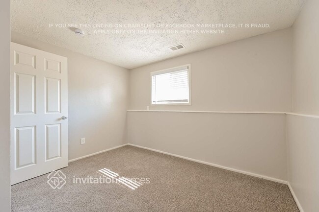 Building Photo - 4630 S Braun Ct