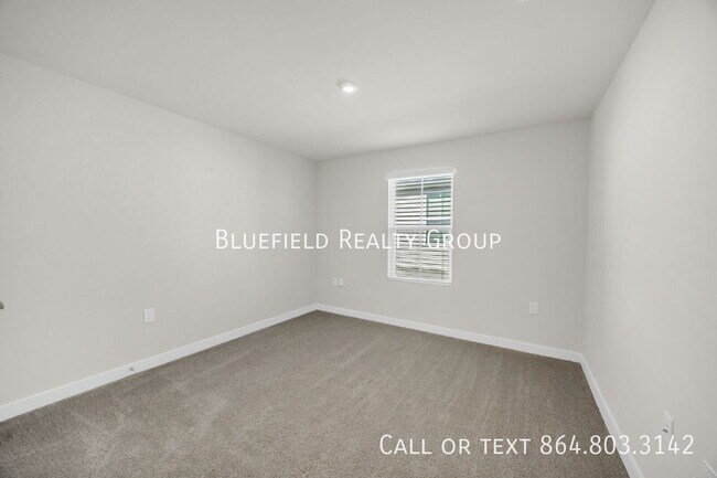 Building Photo - 128 Sylvester St