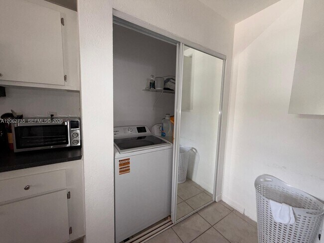 Building Photo - 12193 Royal Palm Blvd