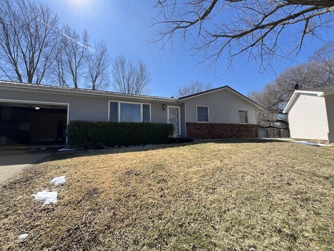 Building Photo - 3690 Keystone Dr