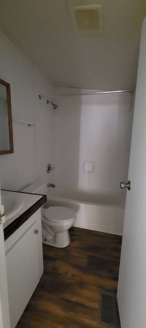 Building Photo - Ready to Move in