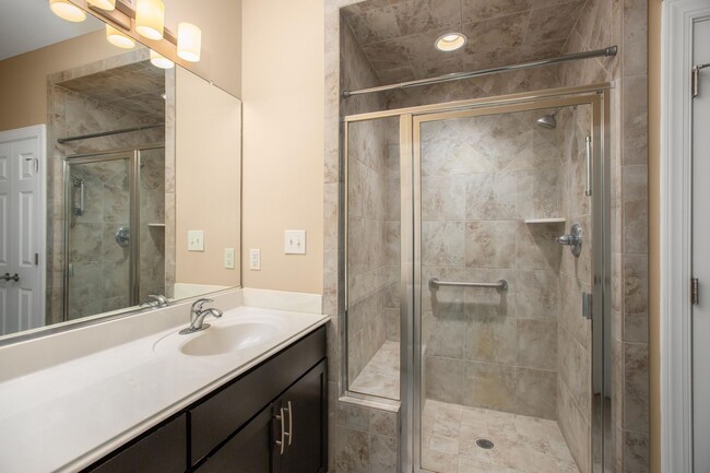 Building Photo - One Level Townhome