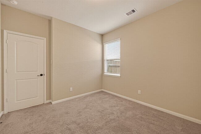 Building Photo - 21218 Echo Manor Dr