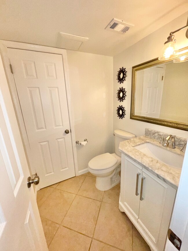 Building Photo - 1661 Westwind Way