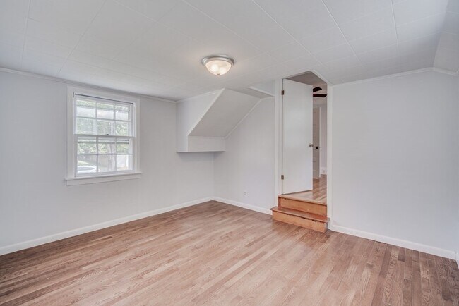 Building Photo - 1 Hickory Hill Dr