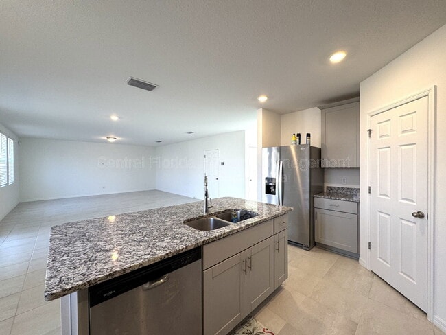 Building Photo - 2958 Sunstar Dr