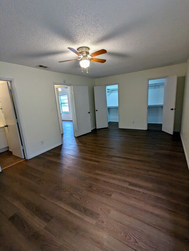 Building Photo - 8109 Foxfire Ln