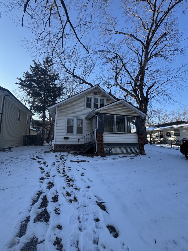 Building Photo - 1909 SW Lane St