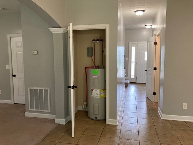 Building Photo - 103 Ashmore Ct