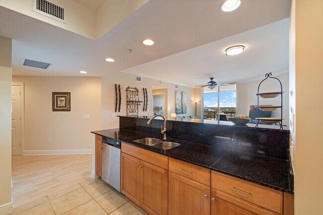 Building Photo - 800 N Tamiami Trl
