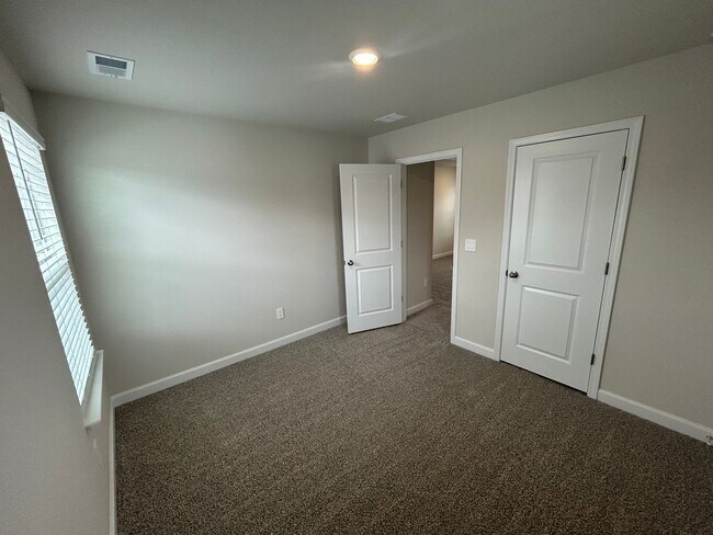 Building Photo - 6009 Port Royal St