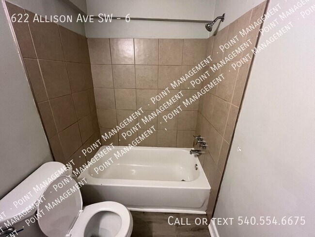 Building Photo - 622 Allison Ave SW