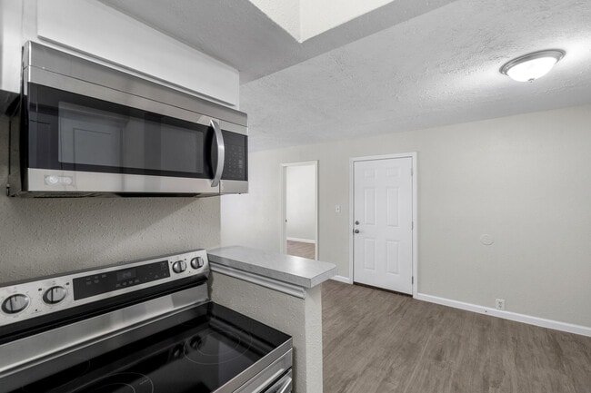 Building Photo - Rose Garden Apartments
