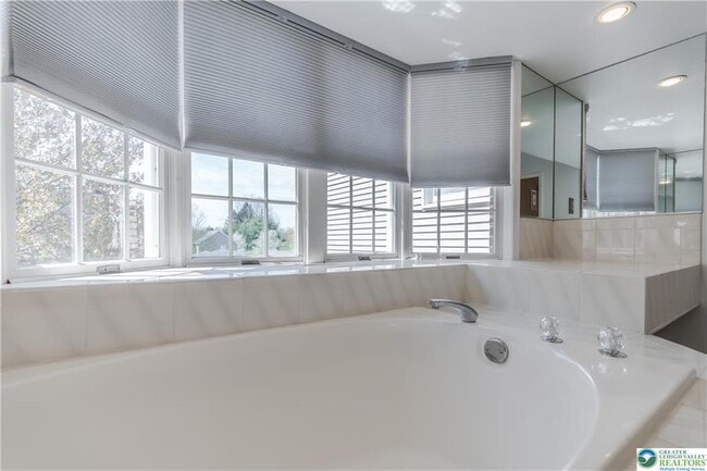 Building Photo - 3418 Park Pl