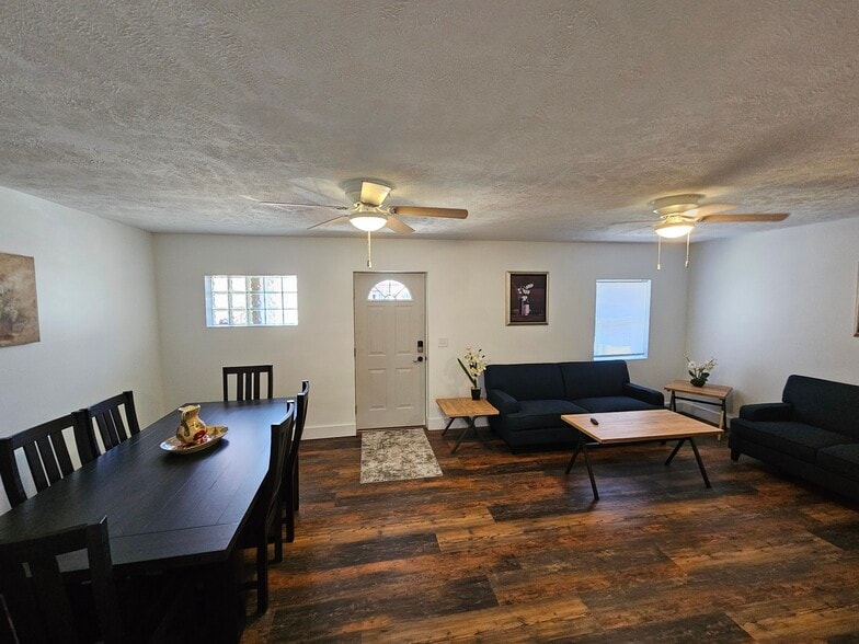 Building Photo - 231 Walnut St