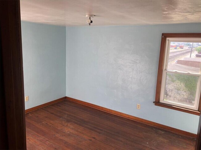 Building Photo - 936 McKean Ave