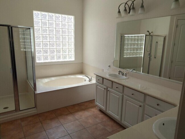 Building Photo - 2180 Waterton Rivers Dr