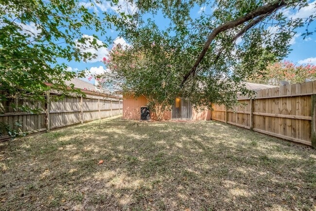 Building Photo - 11009 Crenchrus Ct