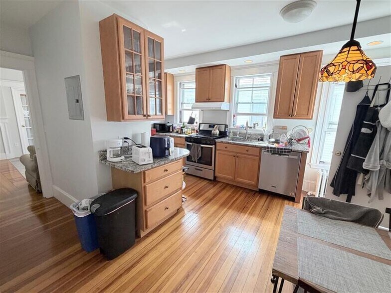 Building Photo - 34 Leonard St