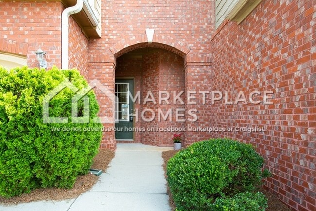 Building Photo - 113 Trailside Way