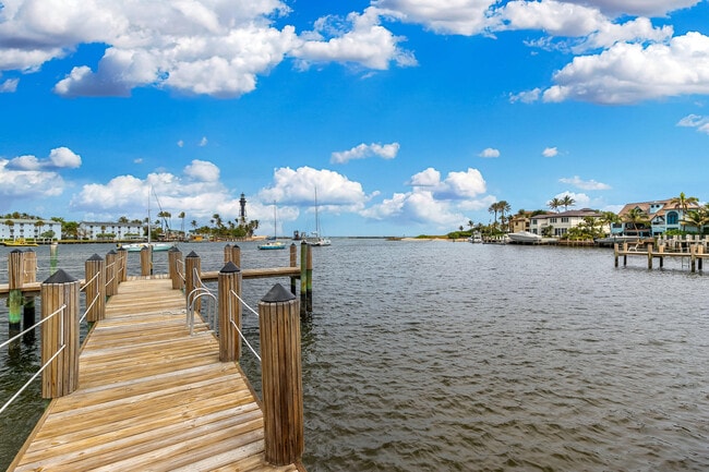 Building Photo - 2508 Bay Dr