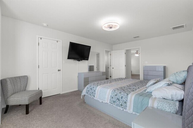 Building Photo - 3201 E College Park Dr