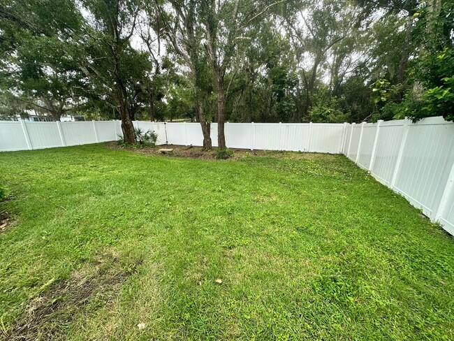 Building Photo - 6535 Meandering Way