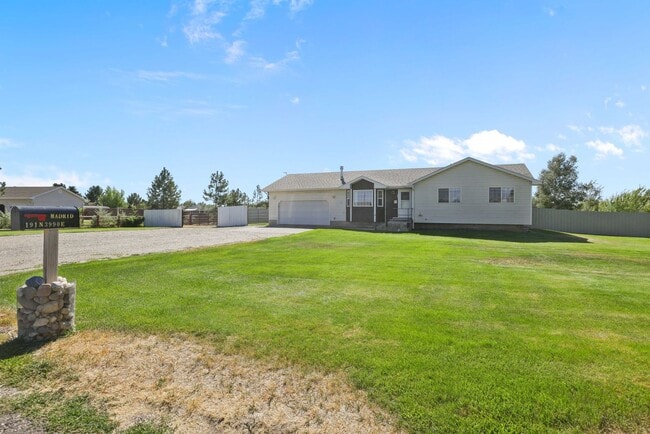 Building Photo - 5 Bed 3 Bath Home in Rigby
