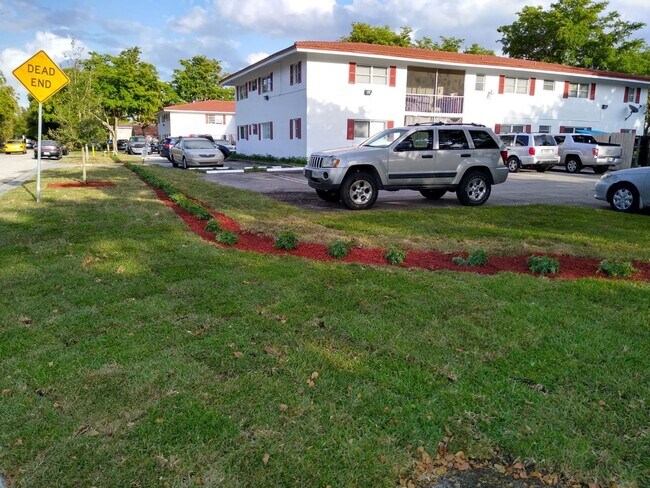 Building Photo - 10120 NW 36 St Coral Springs, FL 33065