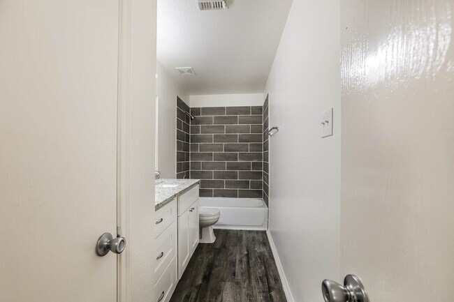 Building Photo - 423 Remington Ridge Dr