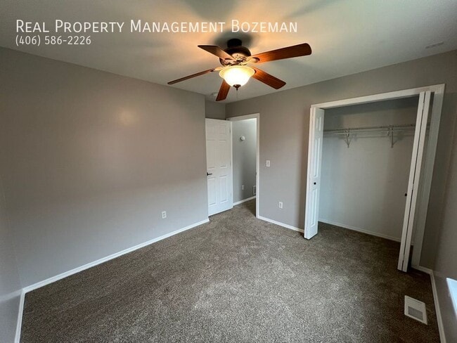 Building Photo - 452 Woodman Dr