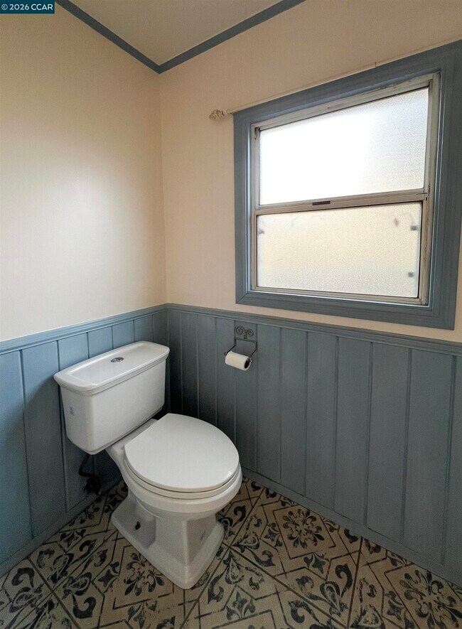 Building Photo - 192 Viewmont Ave