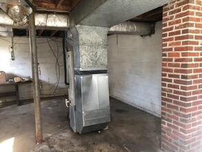 Building Photo - Brick Ranch with fresh paint! Carport! Located right at Fort Ave and Wards Rd