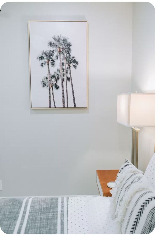 Building Photo - Furnished Home in HB