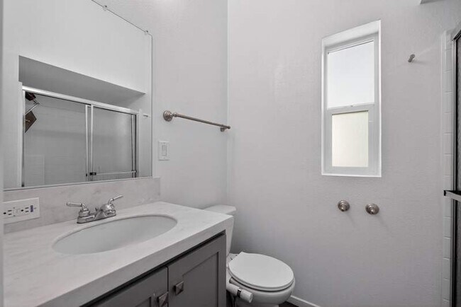 Building Photo - 121 1st Ave