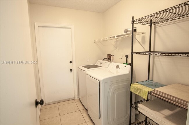 Building Photo - 7440 NW 65th Ln