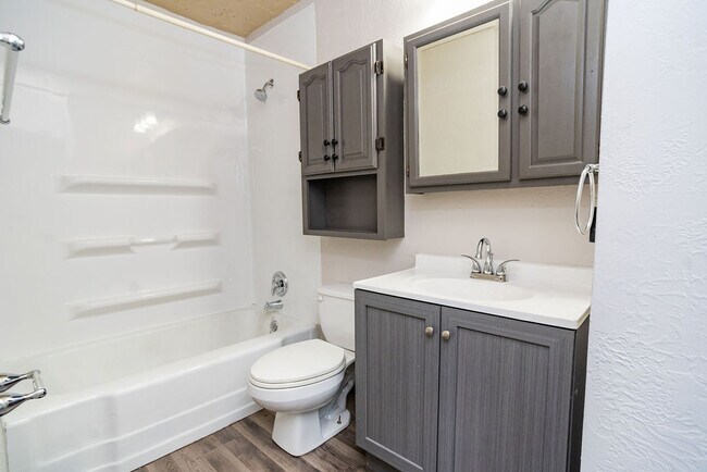Building Photo - 1309 S Gary Dr