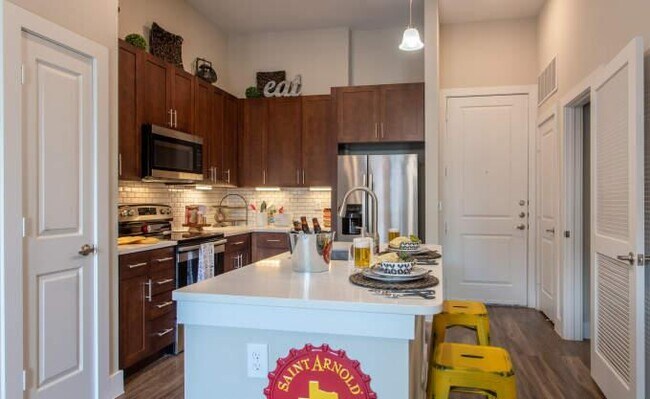 Building Photo - 2 bedroom in Houston TX 77009