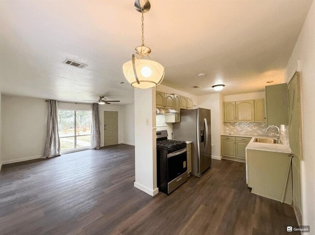 Building Photo - 501 Sacramento Dr